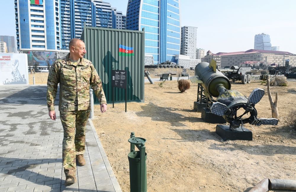 Президент Ильхам Алиев принял участие в открытии в Баку Парка военных трофеев (ФОТО/ВИДЕО)