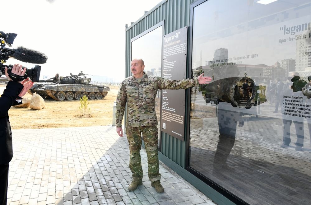 Президент Ильхам Алиев принял участие в открытии в Баку Парка военных трофеев (ФОТО/ВИДЕО)