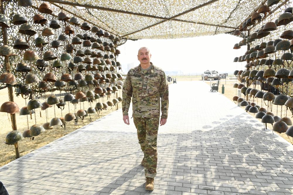 Президент Ильхам Алиев принял участие в открытии в Баку Парка военных трофеев (ФОТО/ВИДЕО)