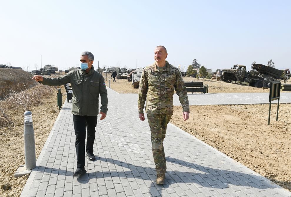 Президент Ильхам Алиев принял участие в открытии в Баку Парка военных трофеев (ФОТО/ВИДЕО)
