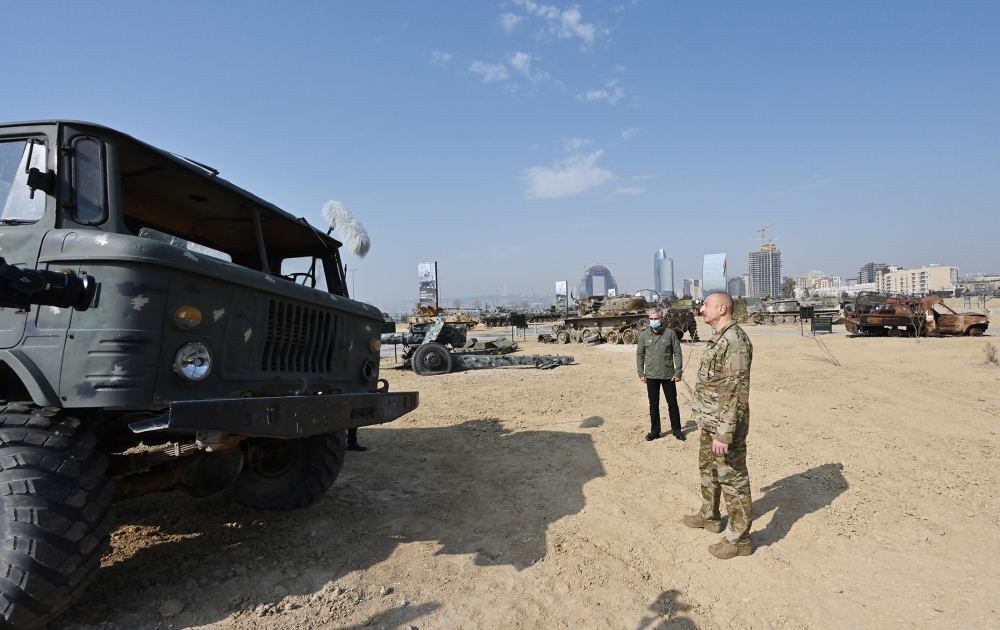 Президент Ильхам Алиев принял участие в открытии в Баку Парка военных трофеев (ФОТО/ВИДЕО)