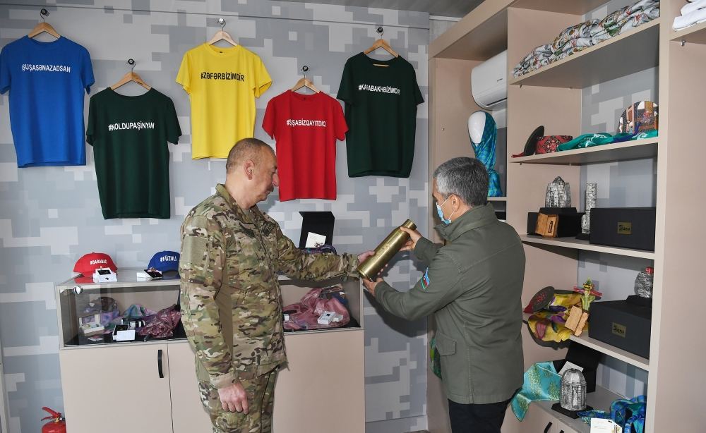 Президент Ильхам Алиев принял участие в открытии в Баку Парка военных трофеев (ФОТО/ВИДЕО)