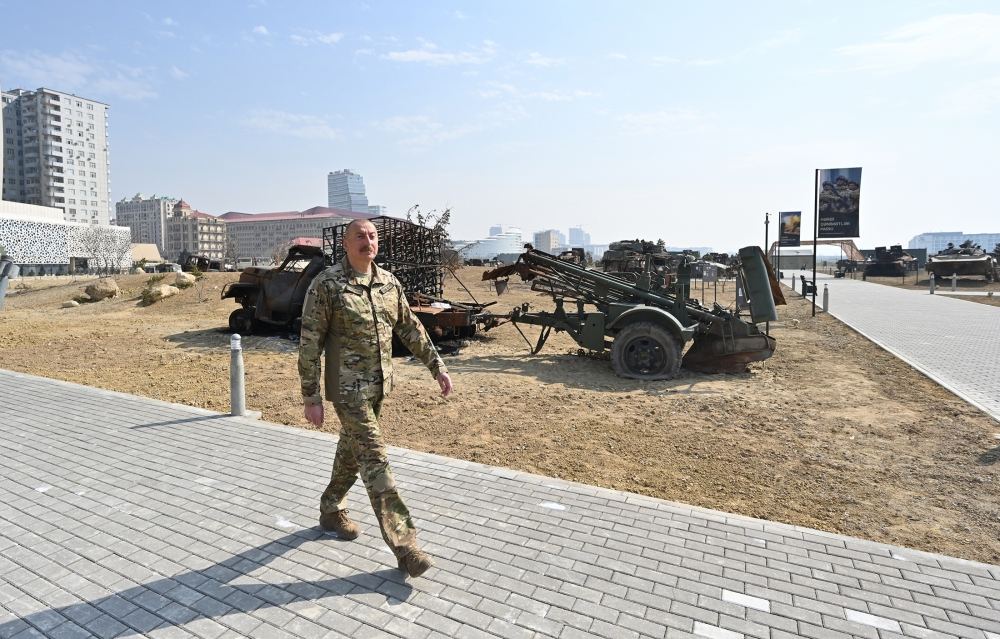 Президент Ильхам Алиев принял участие в открытии в Баку Парка военных трофеев (ФОТО/ВИДЕО)