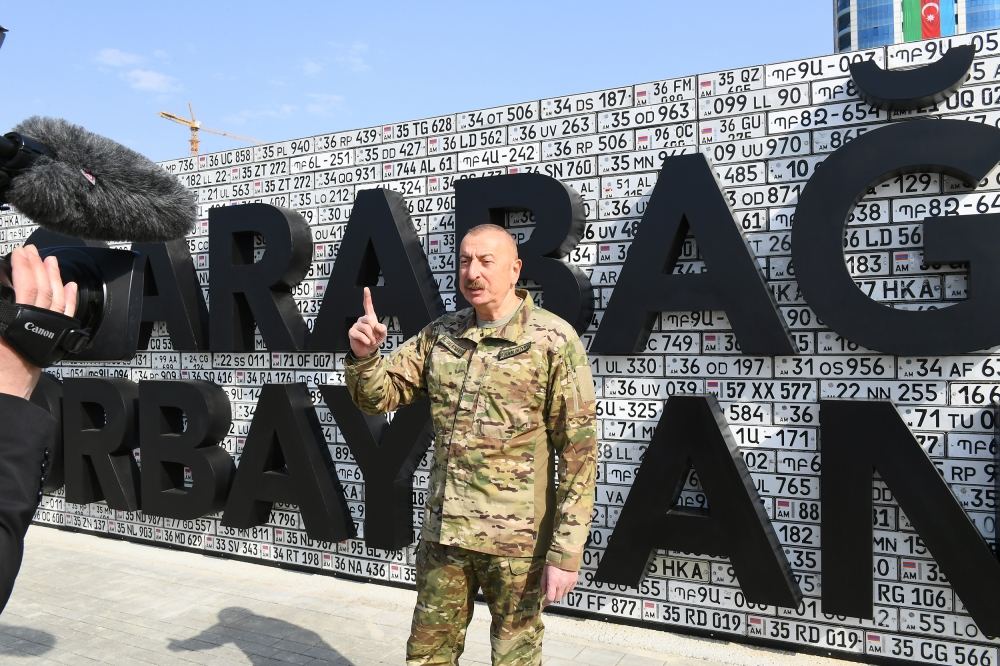 Президент Ильхам Алиев принял участие в открытии в Баку Парка военных трофеев (ФОТО/ВИДЕО)