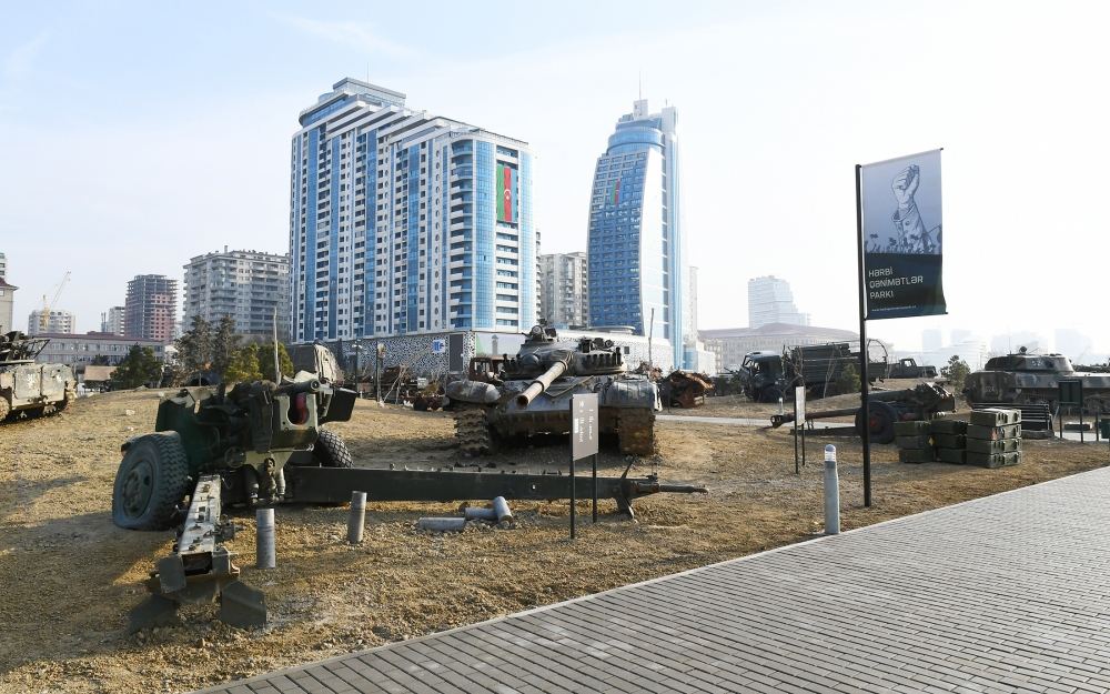 Президент Ильхам Алиев принял участие в открытии в Баку Парка военных трофеев (ФОТО/ВИДЕО)