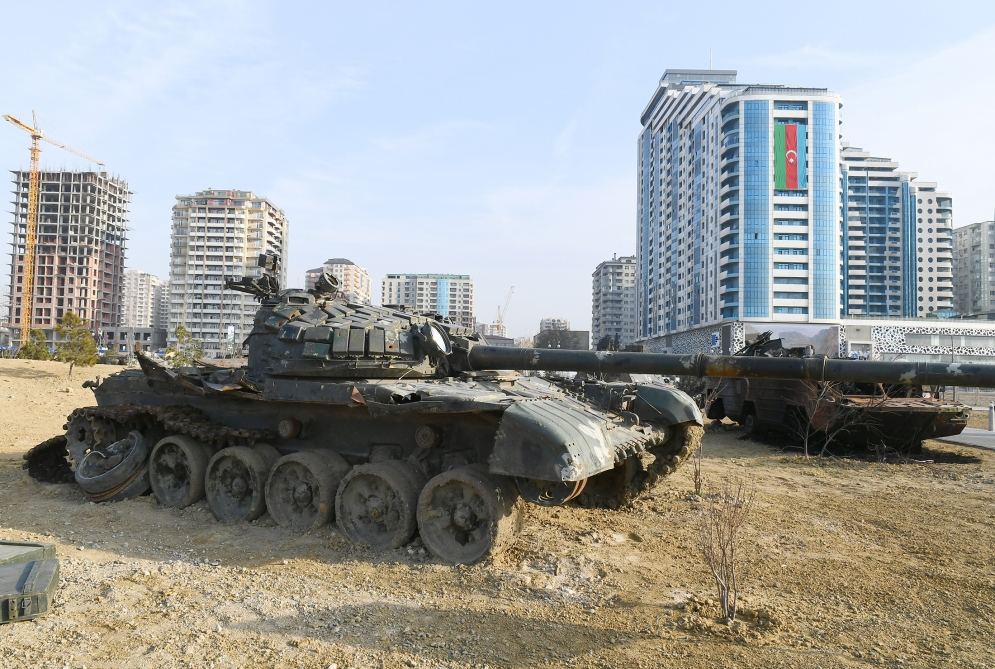 Президент Ильхам Алиев принял участие в открытии в Баку Парка военных трофеев (ФОТО/ВИДЕО)