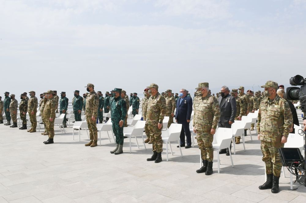 Президент Ильхам Алиев принял участие в открытии в Баку Парка военных трофеев (ФОТО/ВИДЕО)