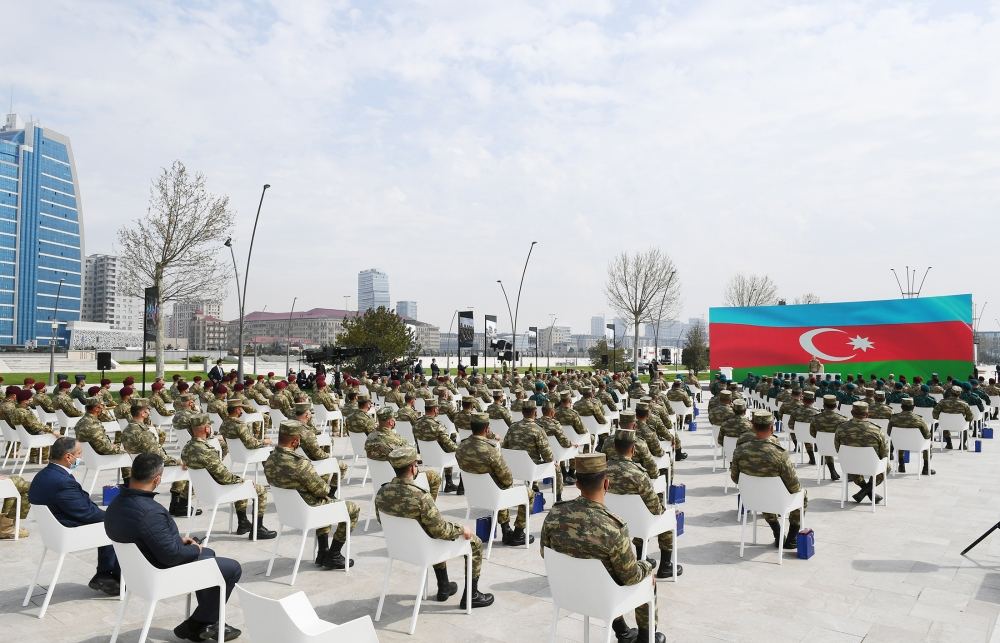 Президент Ильхам Алиев принял участие в открытии в Баку Парка военных трофеев (ФОТО/ВИДЕО)