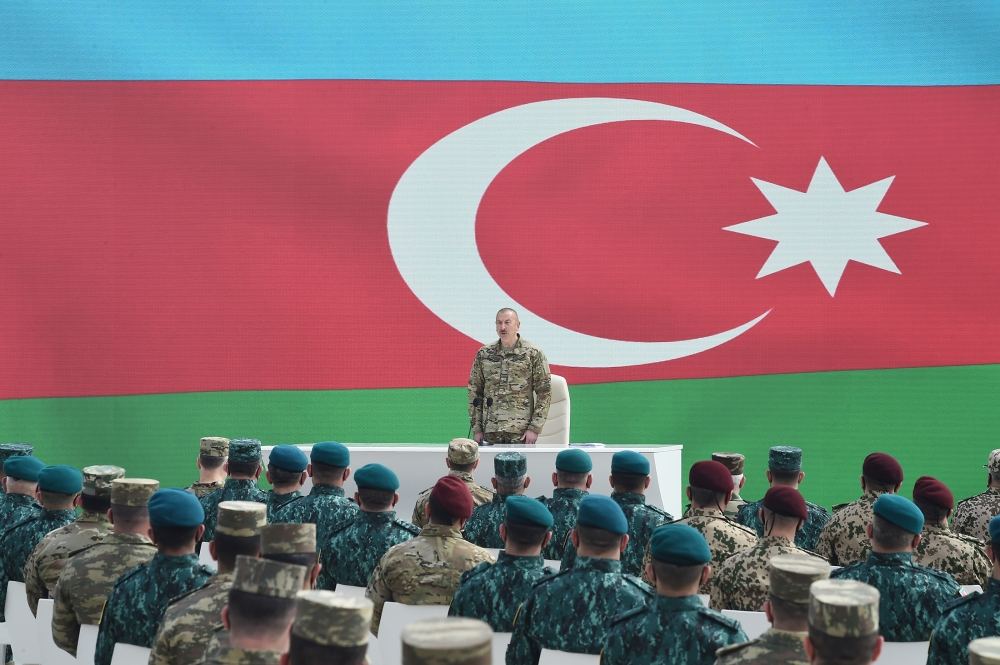 Президент Ильхам Алиев принял участие в открытии в Баку Парка военных трофеев (ФОТО/ВИДЕО)