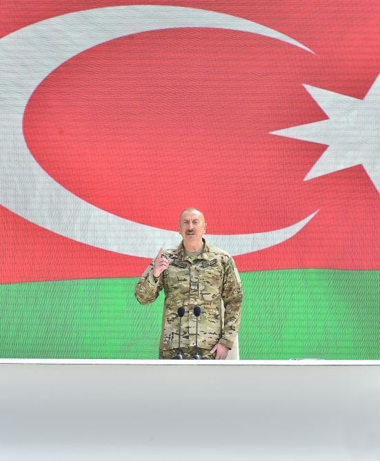 Президент Ильхам Алиев принял участие в открытии в Баку Парка военных трофеев (ФОТО/ВИДЕО)