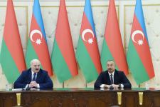 Президенты Азербайджана и Беларуси выступили с заявлениями для печати
(ФОТО)