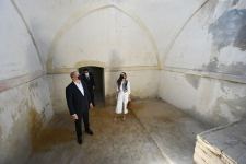 Президент Ильхам Алиев и Первая леди Мехрибан Алиева приняли участие в церемонии закладки фундамента ремонтно-восстановительных работ в Пиршаги (ФОТО/ВИДЕО)