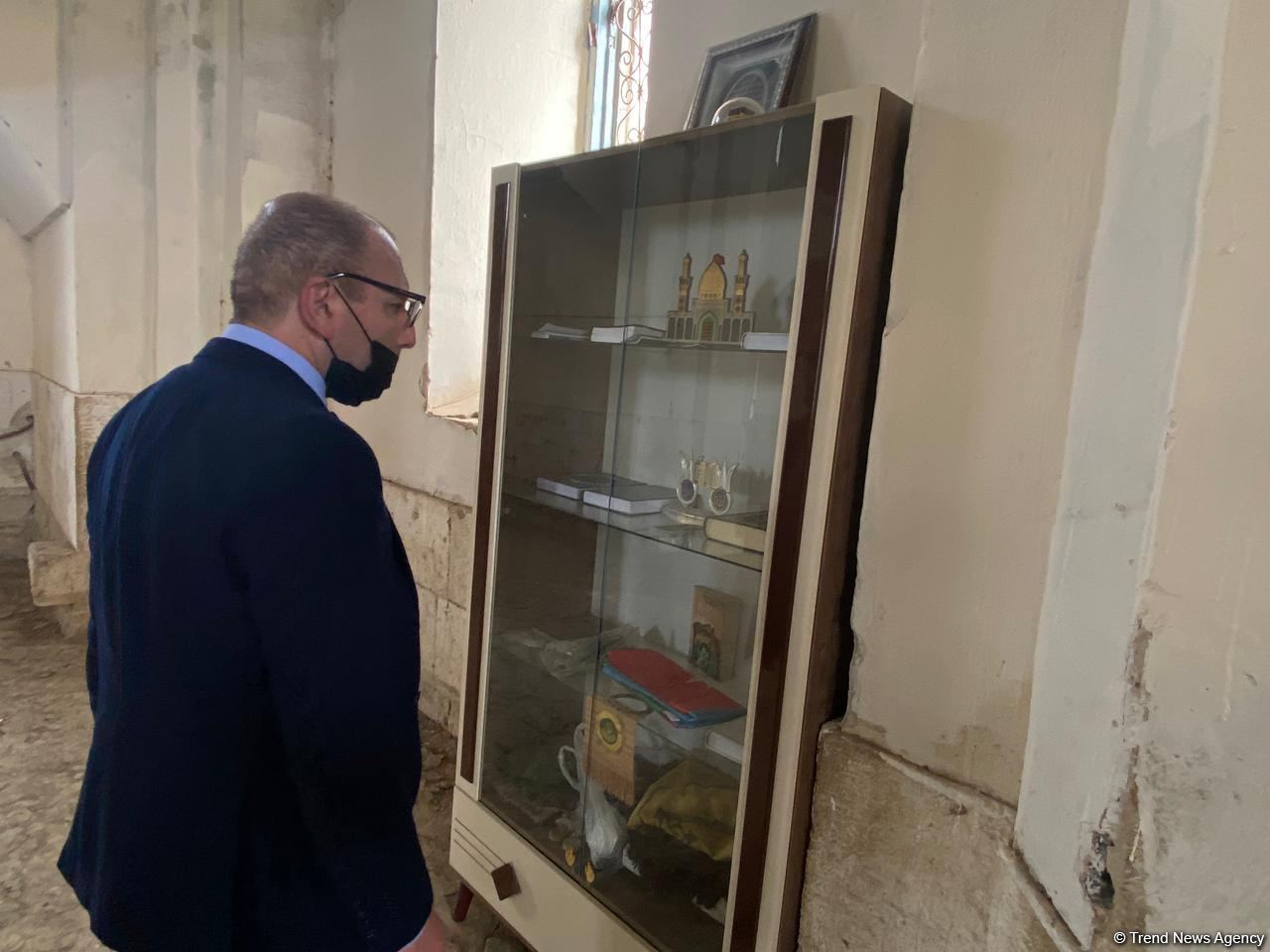 Израильские журналисты посетили в Агдаме разрушенные армянами мечети – репортаж Trend TV