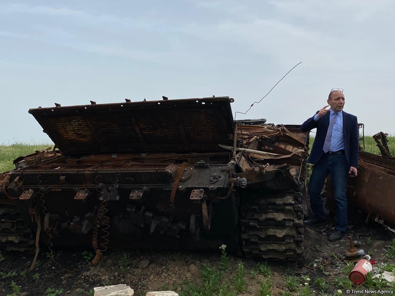 Продолжается визит израильских журналистов на освобожденные территории Азербайджана (ФОТО)