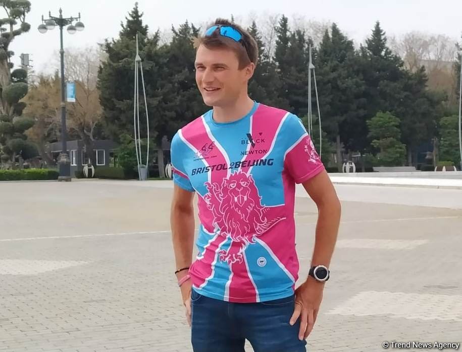 Велопутешественник с онкологическим заболеванием по пути из Великобритании в Китай прибыл в Баку (ФОТО/ВИДЕО)