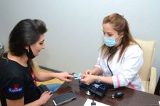 В Азербайджане вакцину от COVID-19 получили еще около 80 журналистов (ФОТО)