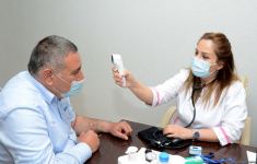 В Азербайджане вакцину от COVID-19 получили еще около 80 журналистов (ФОТО)