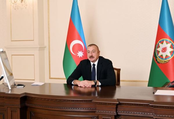 Azerbaijani president holds talks with president of World Economic Forum (PHOTO)