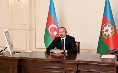 Azerbaijani president holds talks with president of World Economic Forum (PHOTO)