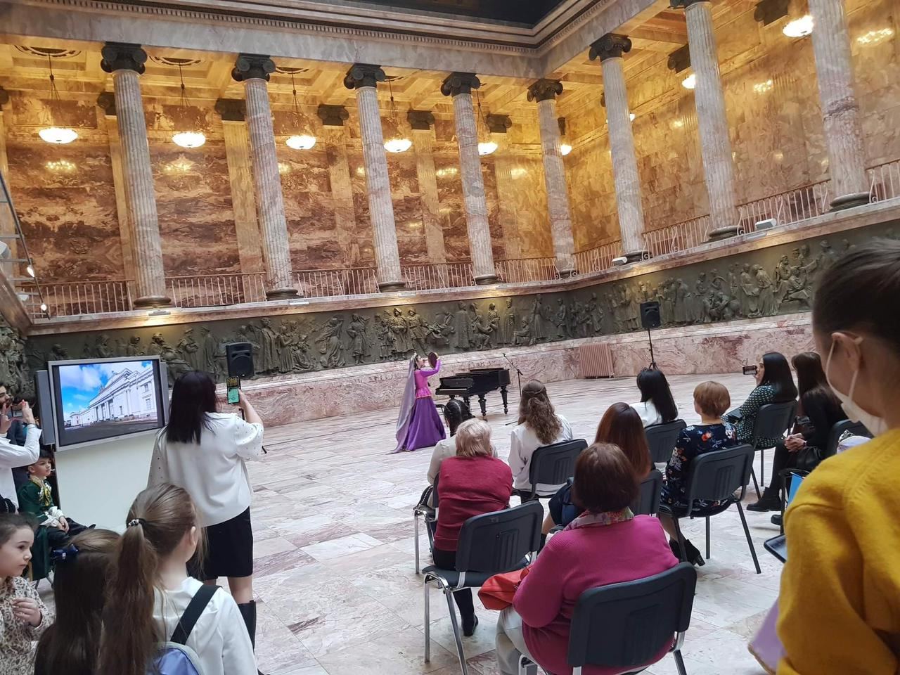 В Санкт-Петербурге появились импровизированные улочки старого Баку (ФОТО)