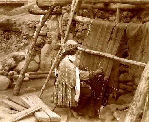 Старинная Шуша в ковровом искусстве, или Вечно поющий в доме спутник (ФОТО)