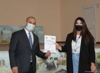 В Университете «Одлар юрду» представлена выставка проекта Mən Qarabağam (ФОТО)