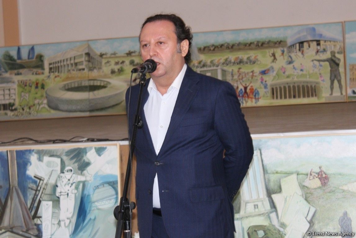 В Университете «Одлар юрду» представлена выставка проекта Mən Qarabağam (ФОТО)