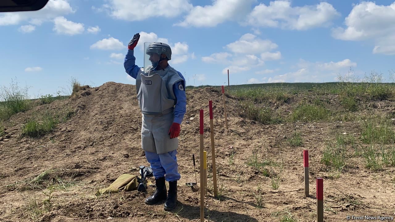 8-километровый участок автодороги Физули-Ахмедбейли очищен от мин - Агентство (ФОТО)