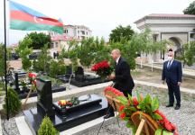 Президент Ильхам Алиев посетил могилы шехидов Отечественной войны на Нахчыванском городском кладбище (ФОТО)