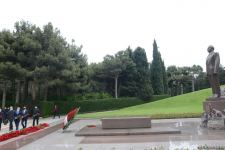 Представители общественности страны чтят светлую память великого лидера Гейдара Алиева (ФОТО)
