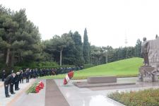 Представители общественности страны чтят светлую память великого лидера Гейдара Алиева (ФОТО)