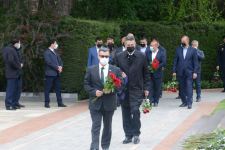Представители общественности страны чтят светлую память великого лидера Гейдара Алиева (ФОТО)