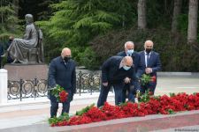 Представители общественности страны чтят светлую память великого лидера Гейдара Алиева (ФОТО)