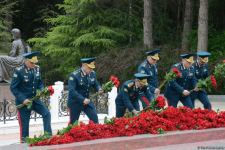 Представители общественности страны чтят светлую память великого лидера Гейдара Алиева (ФОТО)