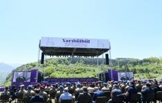 Президент Ильхам Алиев и Первая леди Мехрибан Алиева приняли участие в открытии фестиваля «Харыбюльбюль» в Шуше (ФОТО)
