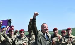 Президент Ильхам Алиев и Первая леди Мехрибан Алиева приняли участие в открытии фестиваля «Харыбюльбюль» в Шуше (ФОТО)