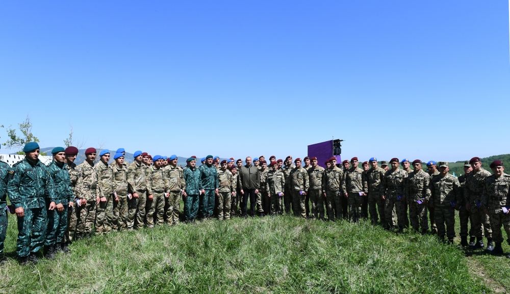 Президент Ильхам Алиев и Первая леди Мехрибан Алиева приняли участие в открытии фестиваля «Харыбюльбюль» в Шуше (ФОТО)
