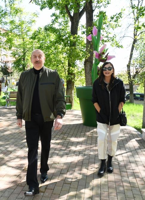 Президент Ильхам Алиев и Первая леди Мехрибан Алиева приняли участие в открытии после реконструкции отеля "Хары Бюльбюль" в Шуше (ФОТО)