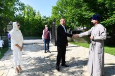 Президент Ильхам Алиев и Первая леди Мехрибан Алиева посетили Албанскую церковь Святой Девы Марии (ФОТО) (версия 2)