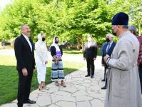 Президент Ильхам Алиев и Первая леди Мехрибан Алиева посетили Албанскую церковь Святой Девы Марии (ФОТО) (версия 2)