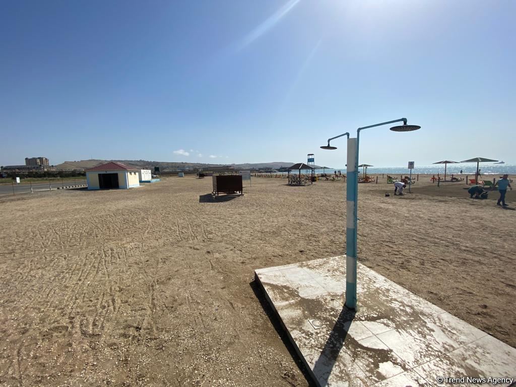 На общественных пляжах Баку завершена подготовка к летнему сезону (ФОТО)