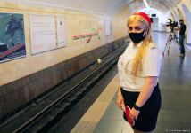 Бакинцы очарованы музеем под землей! На станции метро "Низами" открылась  экспозиция в честь Года Низами Гянджеви (ФОТО)