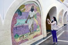 Бакинцы очарованы музеем под землей! На станции метро "Низами" открылась  экспозиция в честь Года Низами Гянджеви (ФОТО)
