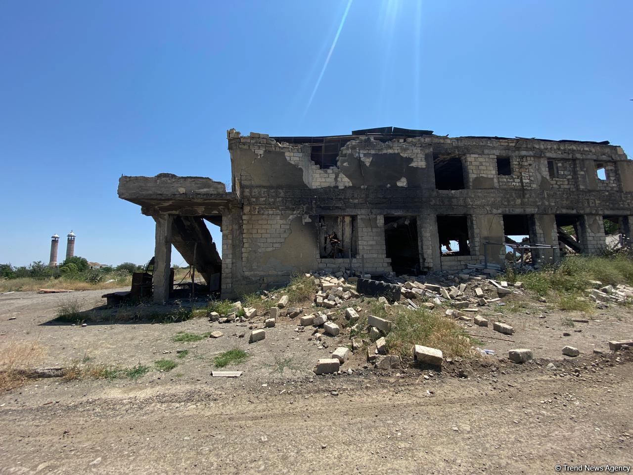 Журналисты ознакомились с ходом строительных работ в освобожденном Агдаме (ФОТО)
