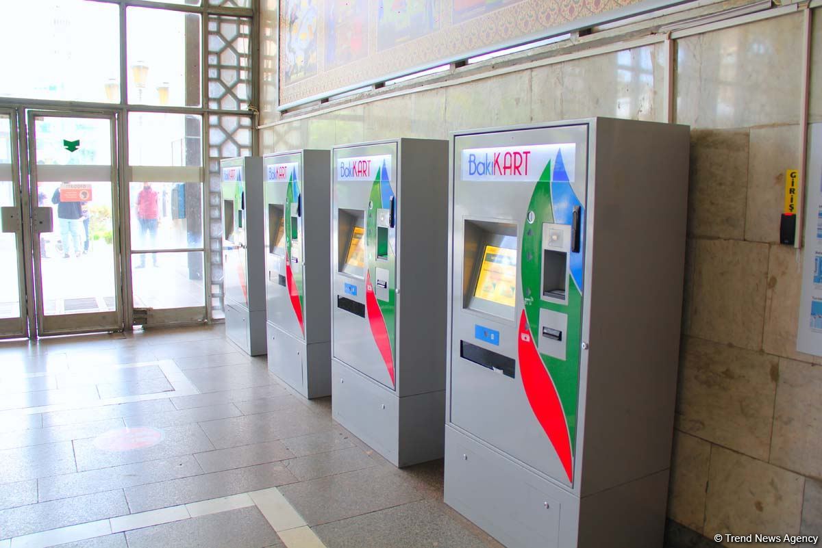 Бакинцы очарованы музеем под землей! На станции метро "Низами" открылась  экспозиция в честь Года Низами Гянджеви (ФОТО)
