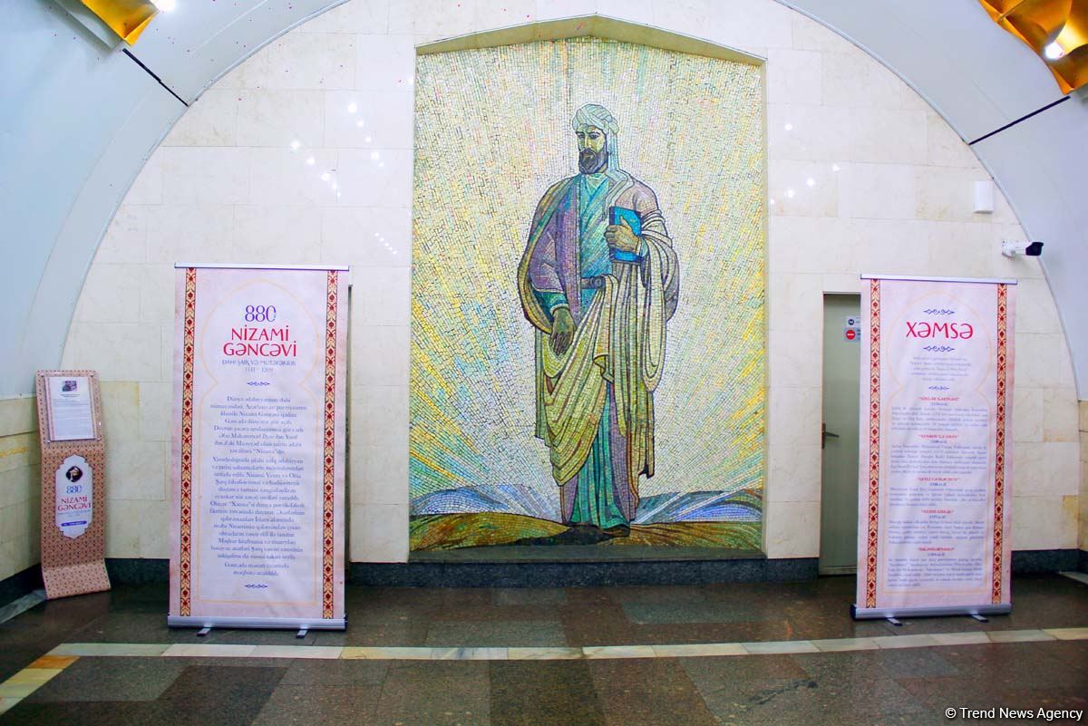 Бакинцы очарованы музеем под землей! На станции метро "Низами" открылась  экспозиция в честь Года Низами Гянджеви (ФОТО)