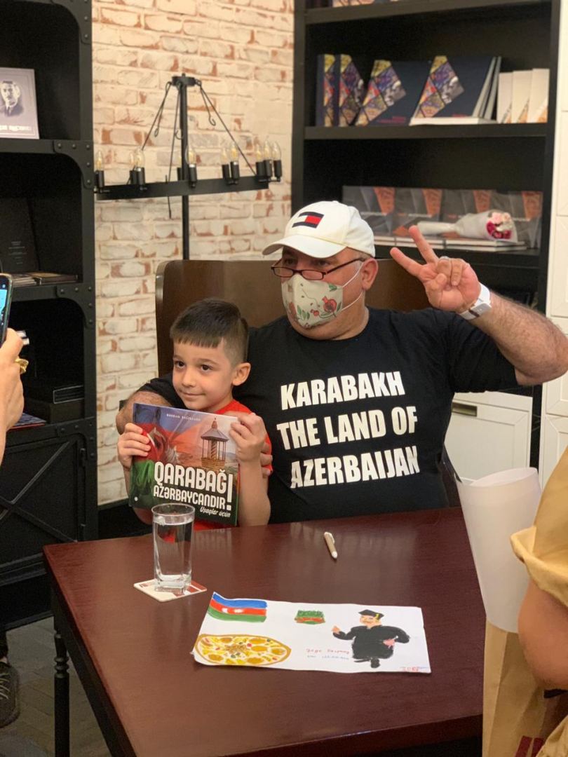 Baku Book Center и Бахрам Багирзаде провели праздник книги для детей из семей шехидов (ФОТО)