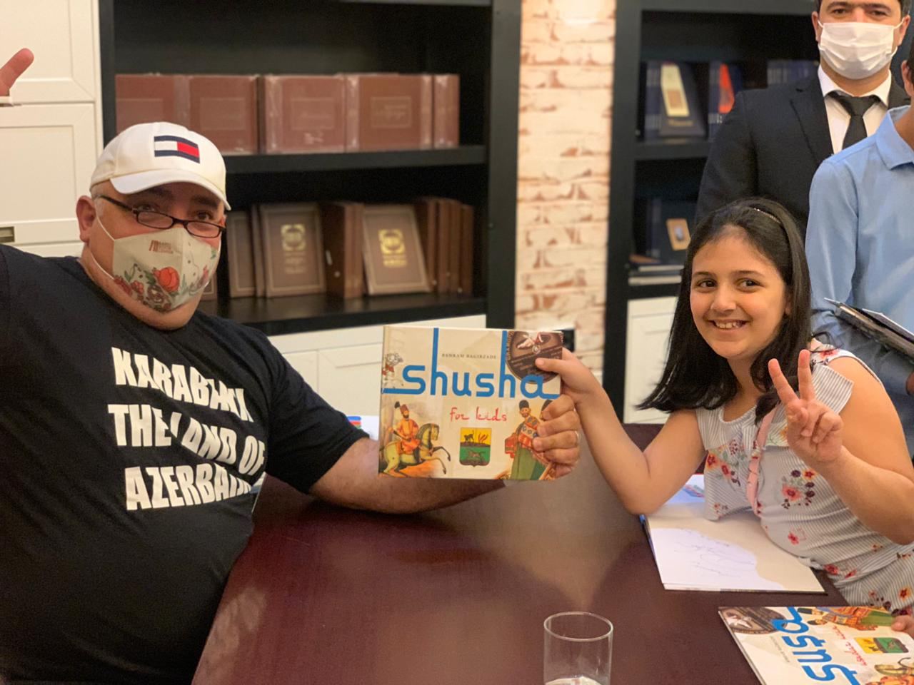 Baku Book Center и Бахрам Багирзаде провели праздник книги для детей из семей шехидов (ФОТО)