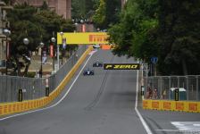 В Баку стартовали свободные заезды FIA F2 Гран-при Азербайджана (ФОТО)