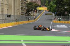 В Баку стартовали свободные заезды FIA F2 Гран-при Азербайджана (ФОТО)
